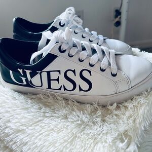 Guess WGKEEPIN-R Black & White Sneakers -- Mens Size 11M